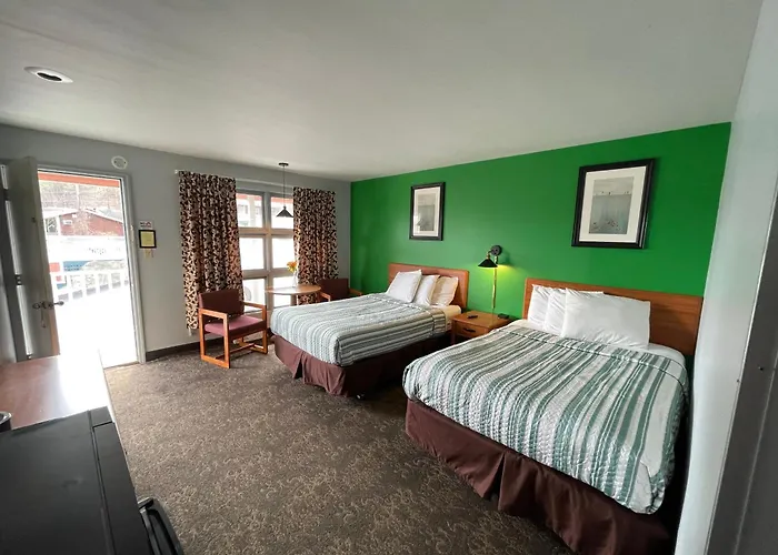Pinebrook Motel