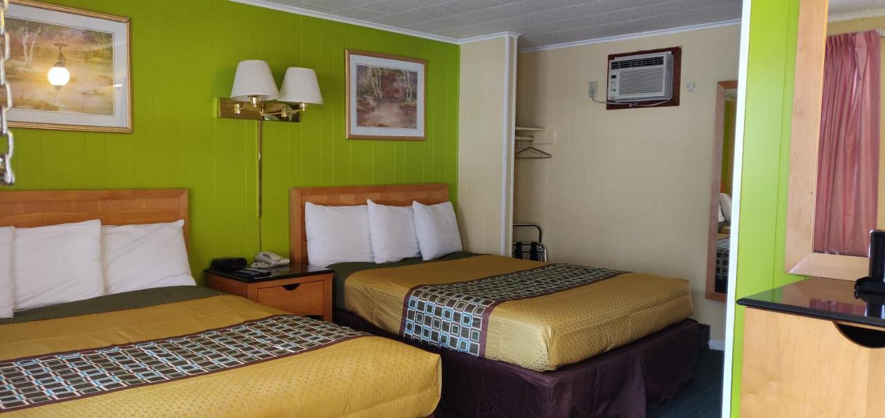 Pinebrook Motel 2*