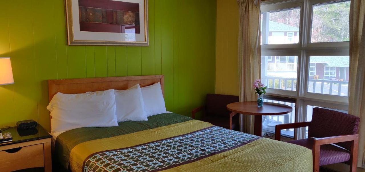 Pinebrook Motel